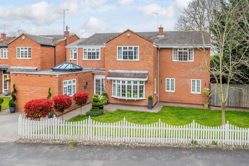 Newstead Drive, Southam... 5 bed detached house £1,100,000