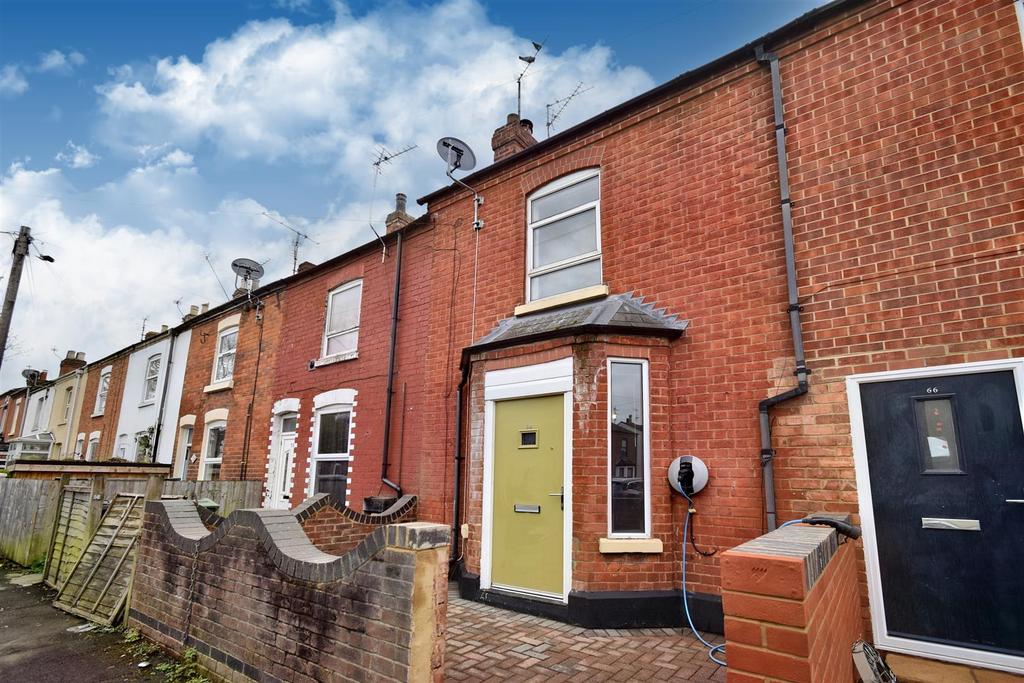 Linden Road, Gloucester 3 bed terraced house £950 pcm (£219 pw)