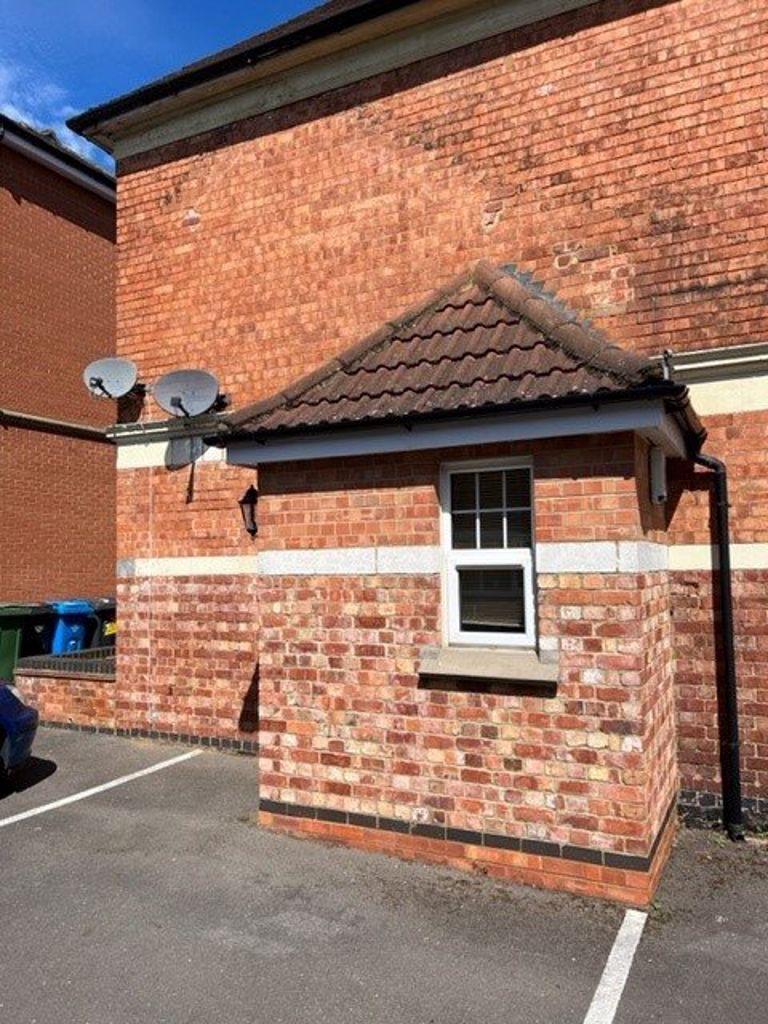 Russell Street Kettering 1 bed apartment £650 pcm (£150 pw)