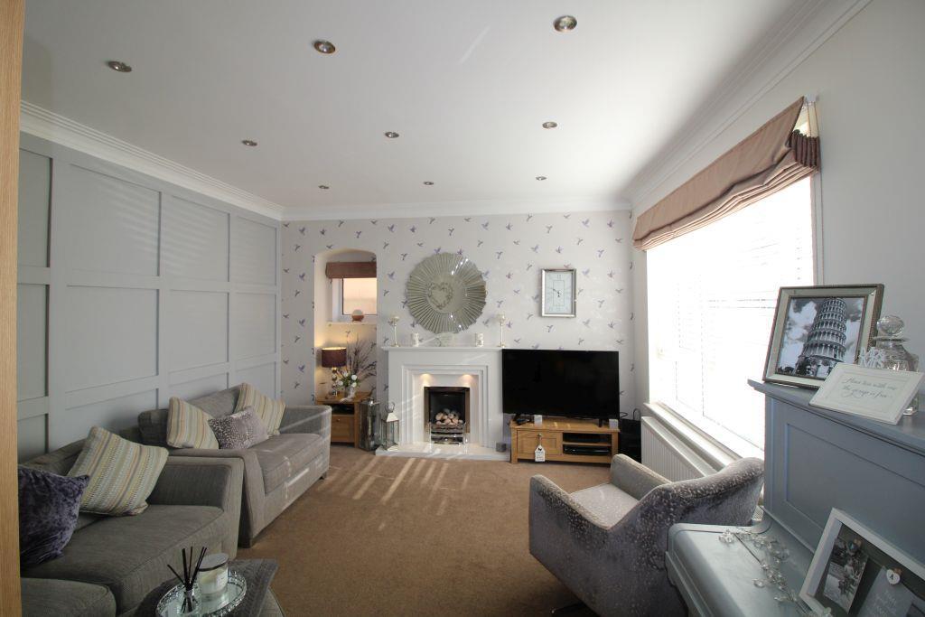 Woolsington Gardens, Woolsington, Newcastle upon Tyne 4 bed detached house £565,000
