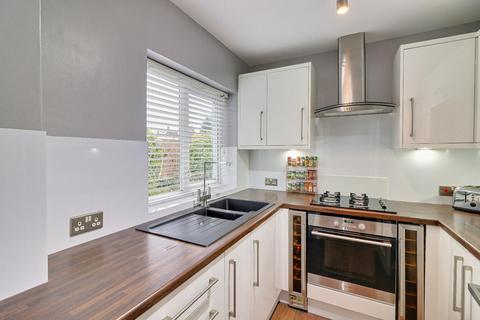 35 Broadgate Lane, Horsforth, Leeds, LS18 4AG