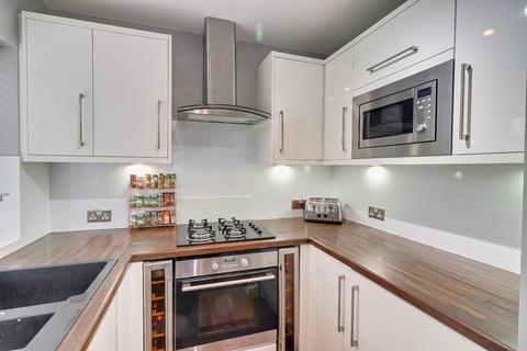 35 Broadgate Lane, Horsforth, Leeds, LS18 4AG