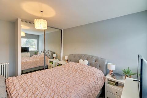 35 Broadgate Lane, Horsforth, Leeds, LS18 4AG