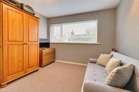 35 Broadgate Lane, Horsforth, Leeds, LS18 4AG