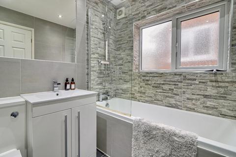 35 Broadgate Lane, Horsforth, Leeds, LS18 4AG