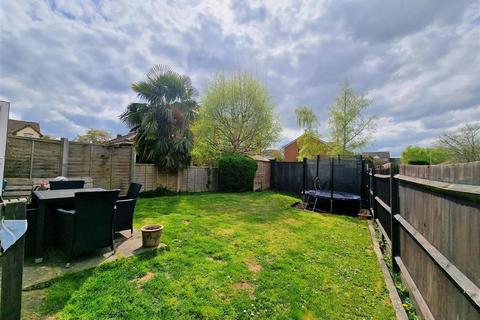 9 Farriers Close, Bovingdon, Hemel Hempstead, HP3 0UL