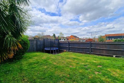 9 Farriers Close, Bovingdon, Hemel Hempstead, HP3 0UL