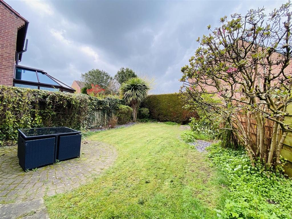 North Lane, Wheldrake, York 3 bed detached house for sale £300,000