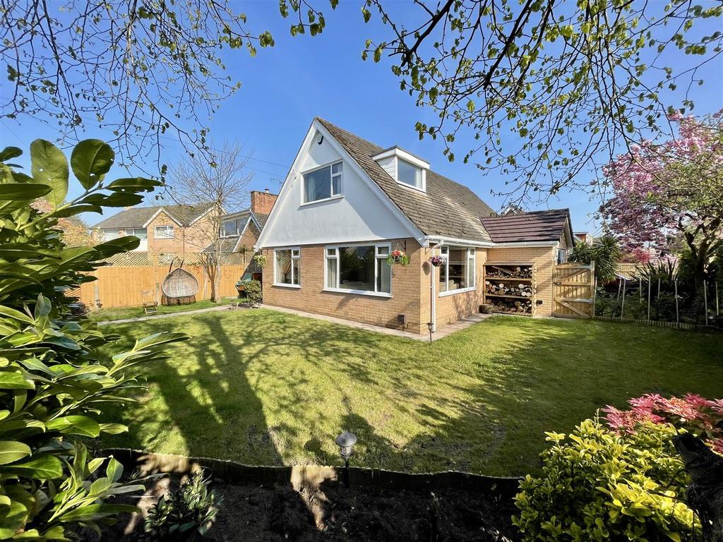 Ryder Crescent, Aughton, Ormskirk 3 bed detached house £465,000