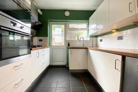 3 bedroom terraced house to rent, Sturminster Road, Stockwood, Bristol