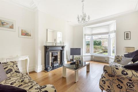 13 Crescent Parade, Ripon, HG4 2JE