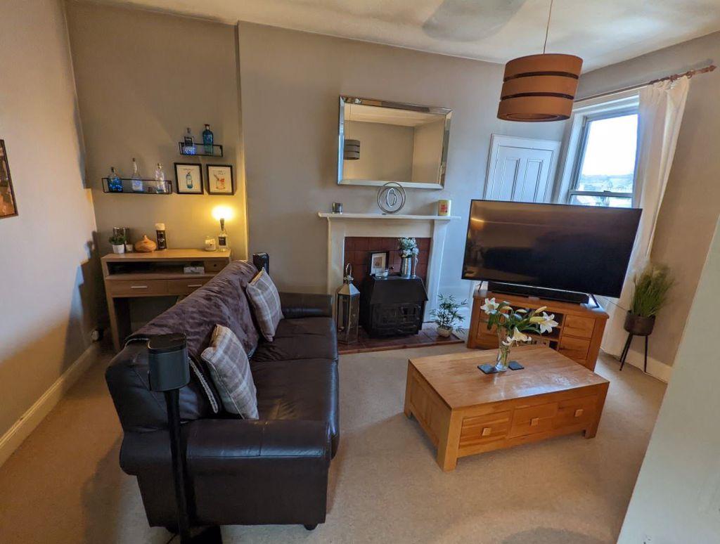 Main Street, Upper Largo, Fife 2 bed flat £650 pcm (£150 pw)