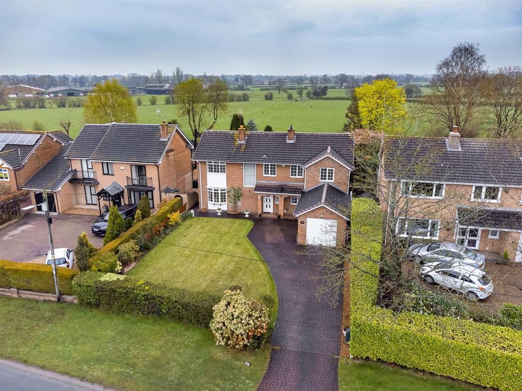 Colleys Lane, Willaston, Nantwich 4 bed detached house £549,500
