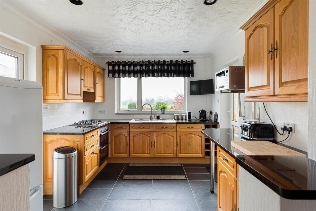 Colleys Lane, Willaston, Nantwich 4 bed detached house £549,500