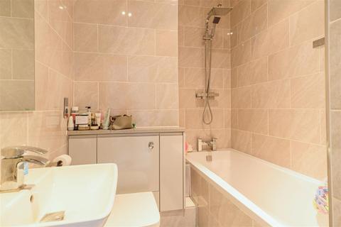 18 Bakers Orchard, Wooburn Green, High Wycombe, HP10 0LS