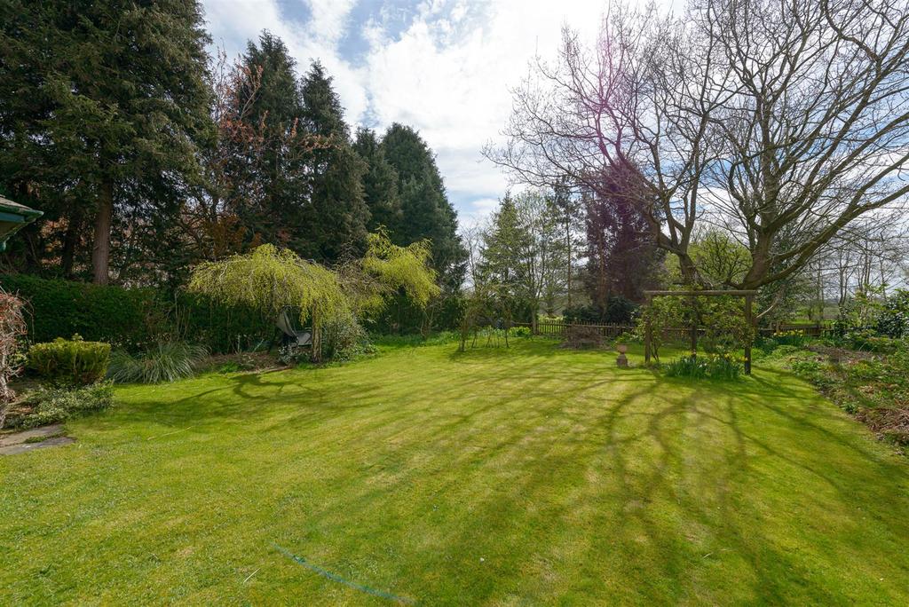 Weston Lane, Shavington, Crewe 4 bed detached bungalow £415,000