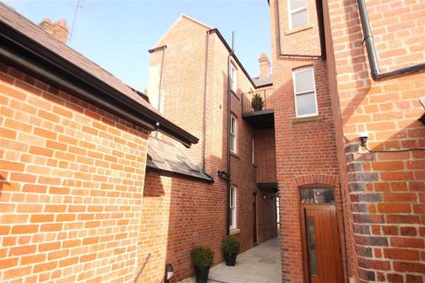 3 bedroom townhouse for sale - Willow Street, Oswestry