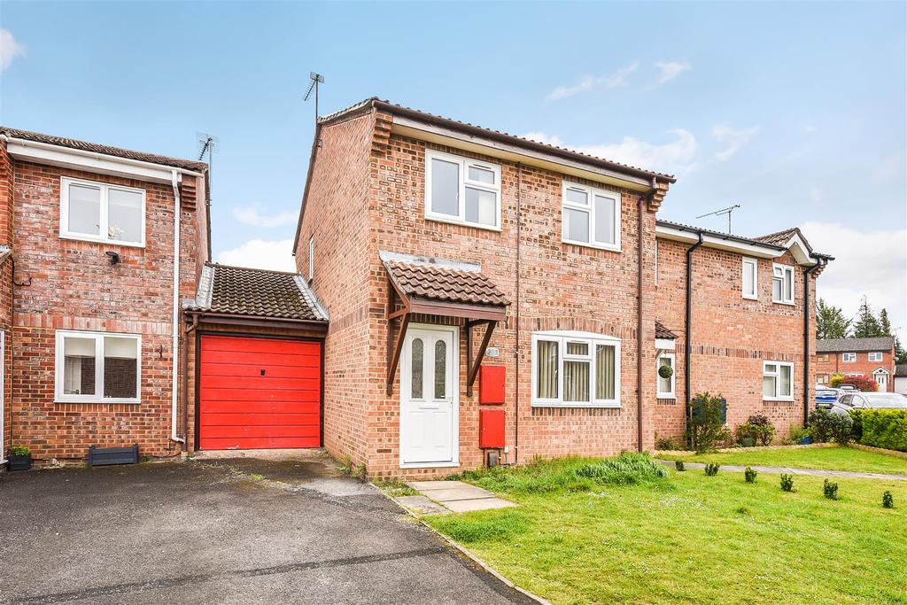 Millstream Close, Andover 3 bed semidetached house for sale £325,000