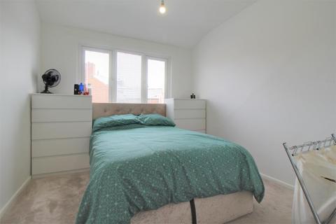 3 Maldon Gardens, Gloucester, GL1 4PS