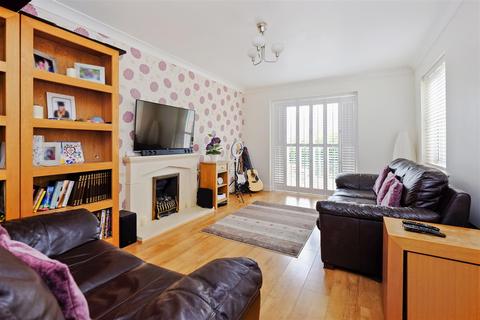 4 bedroom detached house for sale - Major Close, Whitstable