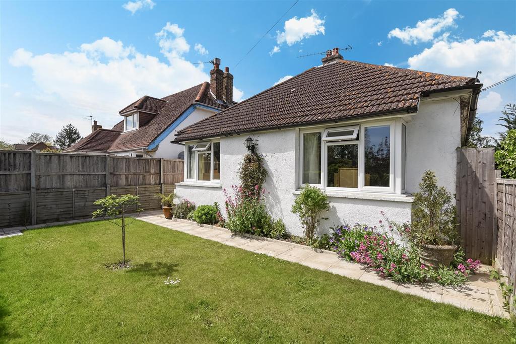 Bosham Lane, Old Bosham 3 bed detached bungalow £600,000