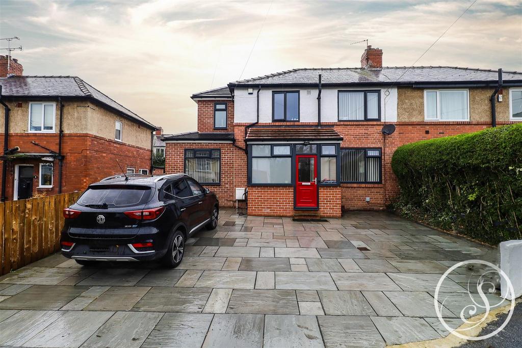 Scott Hall Crescent, Leeds 3 bed semidetached house £327,500