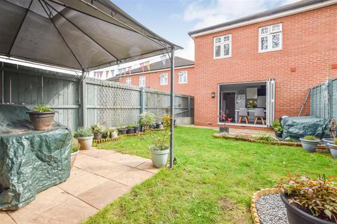 5 Aspen Close, Willerby, Hull, HU10 6FR