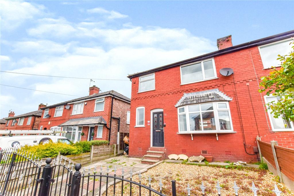 Sunningdale Drive, Salford, M6 3 bed semidetached house £220,000