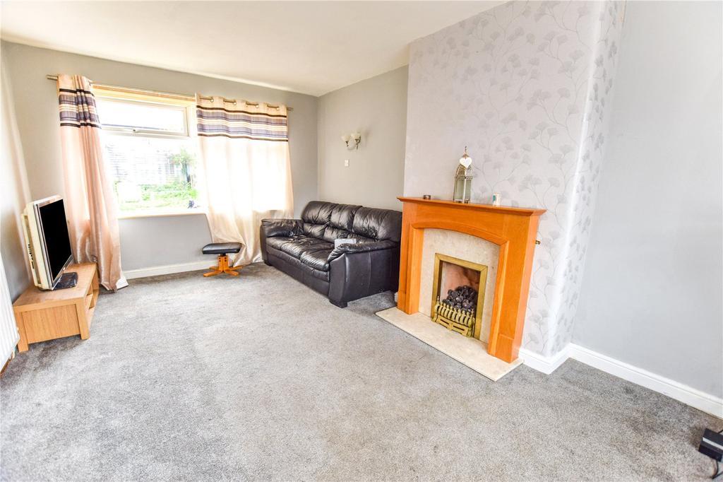 Sunningdale Drive, Salford, M6 3 bed semidetached house £220,000