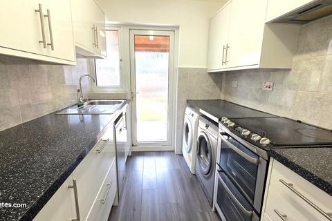 3 bedroom semi-detached house to rent, Warren Crescent, LONDON N9
