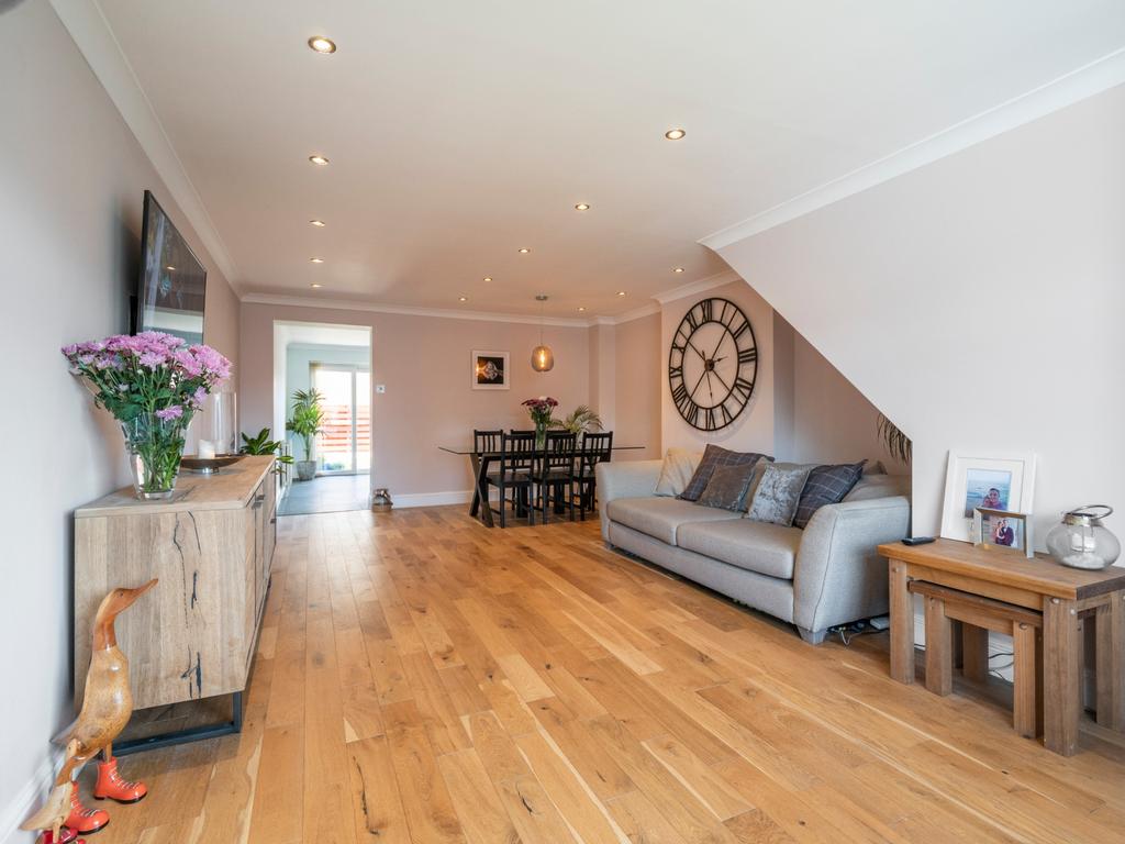 Maurice Avenue, Broomridge, Stirling... 2 bed semidetached house £