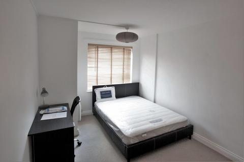 3 bedroom flat to rent, Winnall