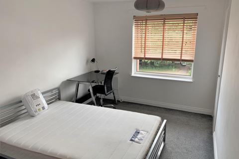 3 bedroom flat to rent, Winnall