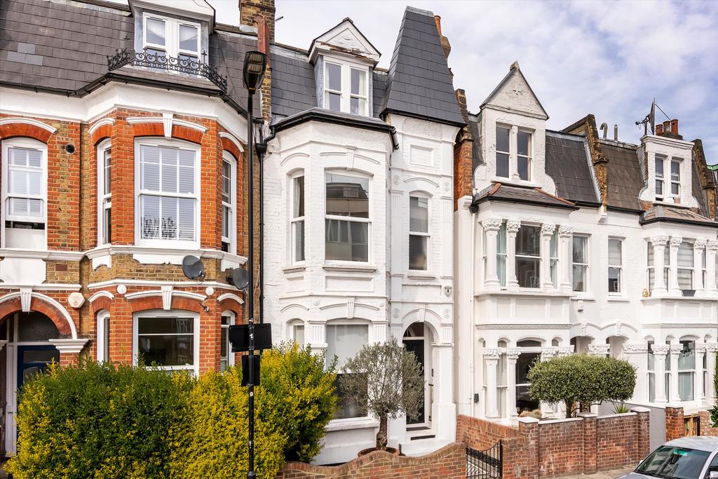 Clissold Crescent, London, N16 4 bed terraced house £1,850,000
