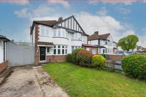 3 bedroom house to rent - Southborough Lane Bromley BR2