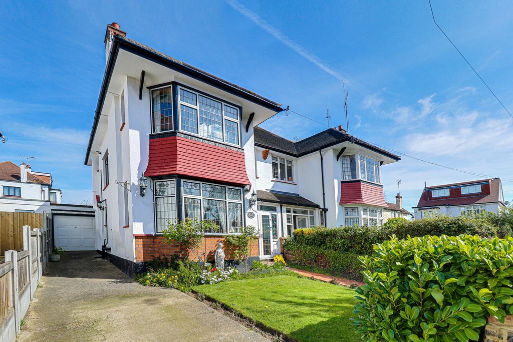 Western Road, Leighonsea, SS9 3 bed semidetached house £700,000