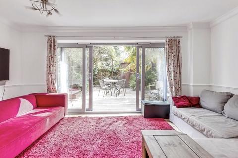 3 bedroom terraced house for sale, Sandpits Road, Richmond, TW10