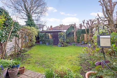 33 Lancaster Close, Kingston Upon Thames, KT2 5NJ
