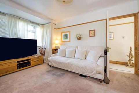 33 Lancaster Close, Kingston Upon Thames, KT2 5NJ
