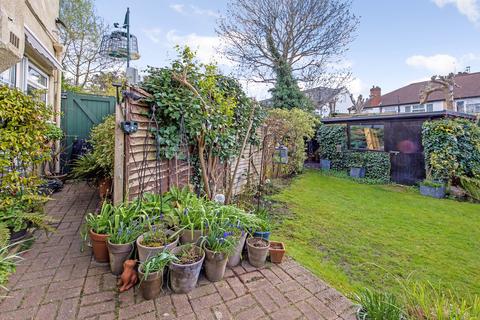 33 Lancaster Close, Kingston Upon Thames, KT2 5NJ