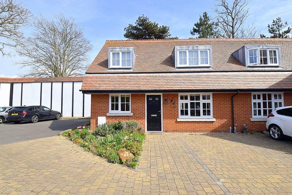 Cranmer Cliff Gardens, Maybush Lane... 3 bed mews £385,000