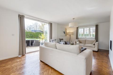 44 Oaken Lane, Claygate, Esher, KT10 0RG