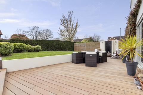 44 Oaken Lane, Claygate, Esher, KT10 0RG