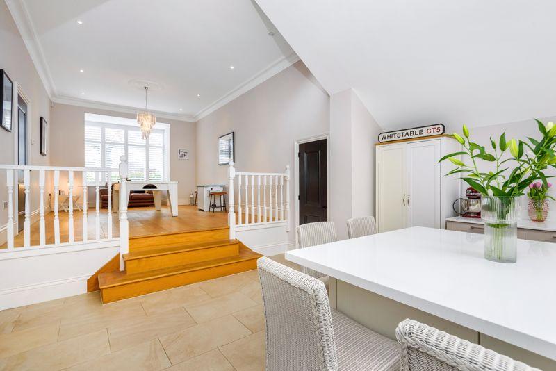 Kitchen / dining
