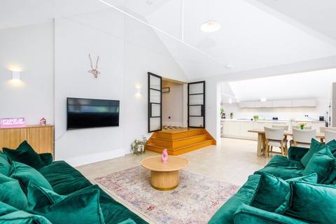 58 Birkbeck Road, Sidcup, DA14 4DW