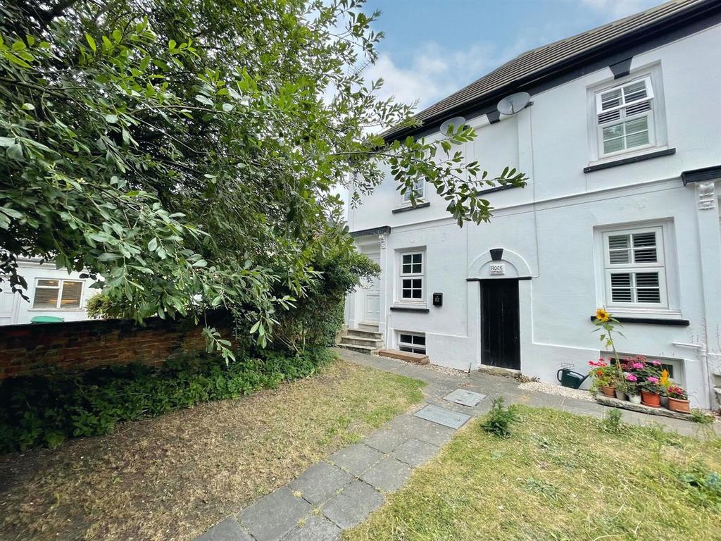 East Street, Farnham 2 bed semidetached house £1,450 pcm (£335 pw)