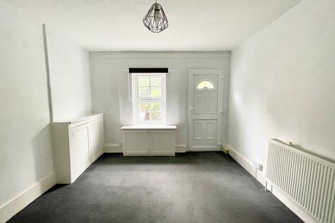 2 bedroom semi-detached house to rent, East Street, Farnham