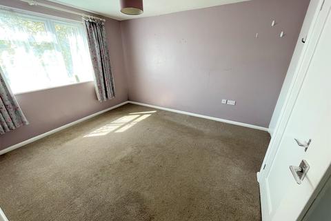 2 bedroom bungalow for sale - Ardens Grove, Rothersthorpe, Northampton, NN7