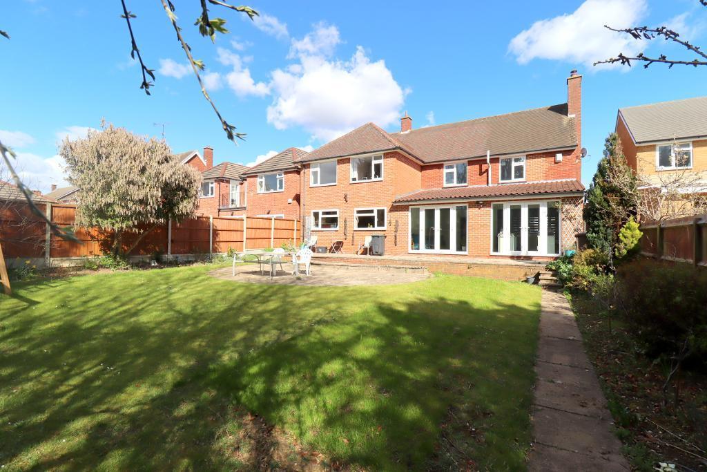 Old Bedford Road, Luton, Bedfordshire, LU2 7BW 5 bed detached house for