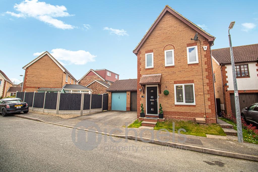 Stafford Crescent, Braintree, CM7 3 bed detached house £350,000